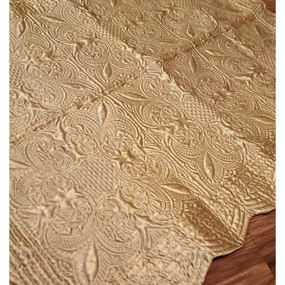 Unbranded this sham